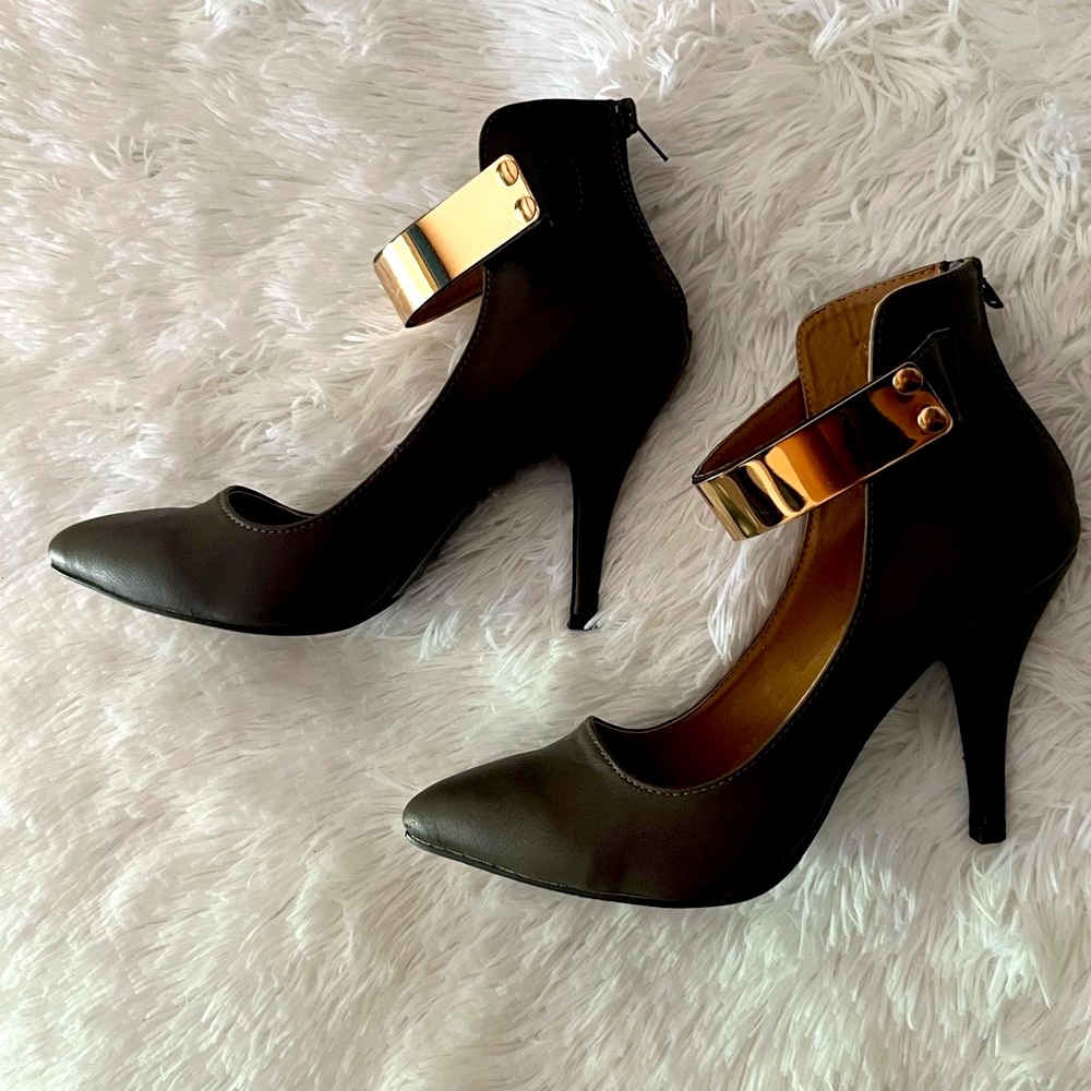 Gold Ankle Strap Heels Size 8.5